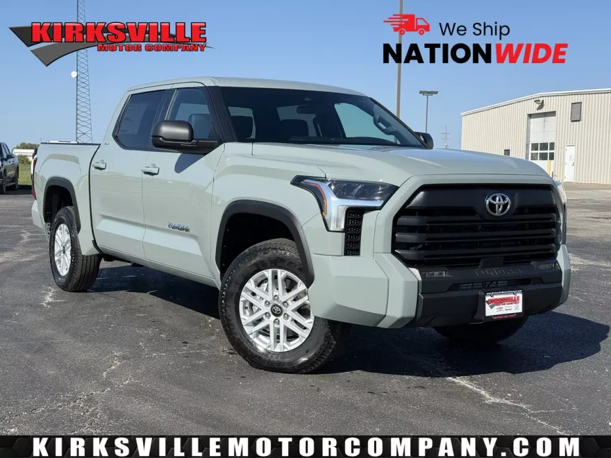 2026 Toyota Tundra SR5 CrewMax photo 1