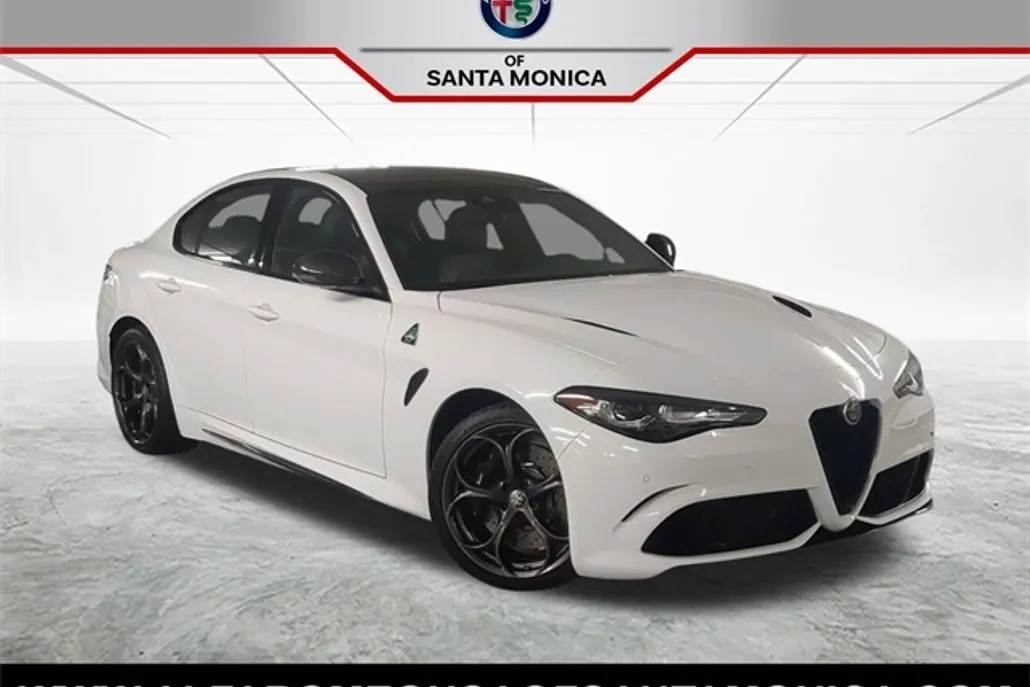 2024 Alfa Romeo Giulia Quadrifoglio photo 1