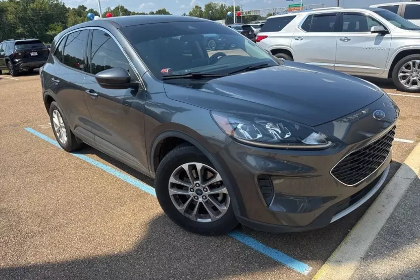 2020 Ford Escape SE photo 1