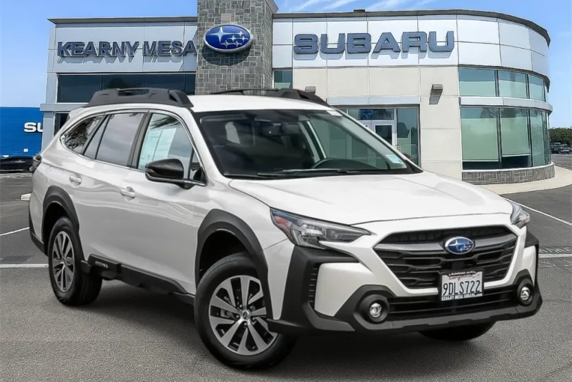 2023 Subaru Outback Premium photo 1