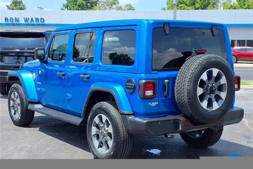 2022 Jeep Wrangler Unlimited Sahara photo 3