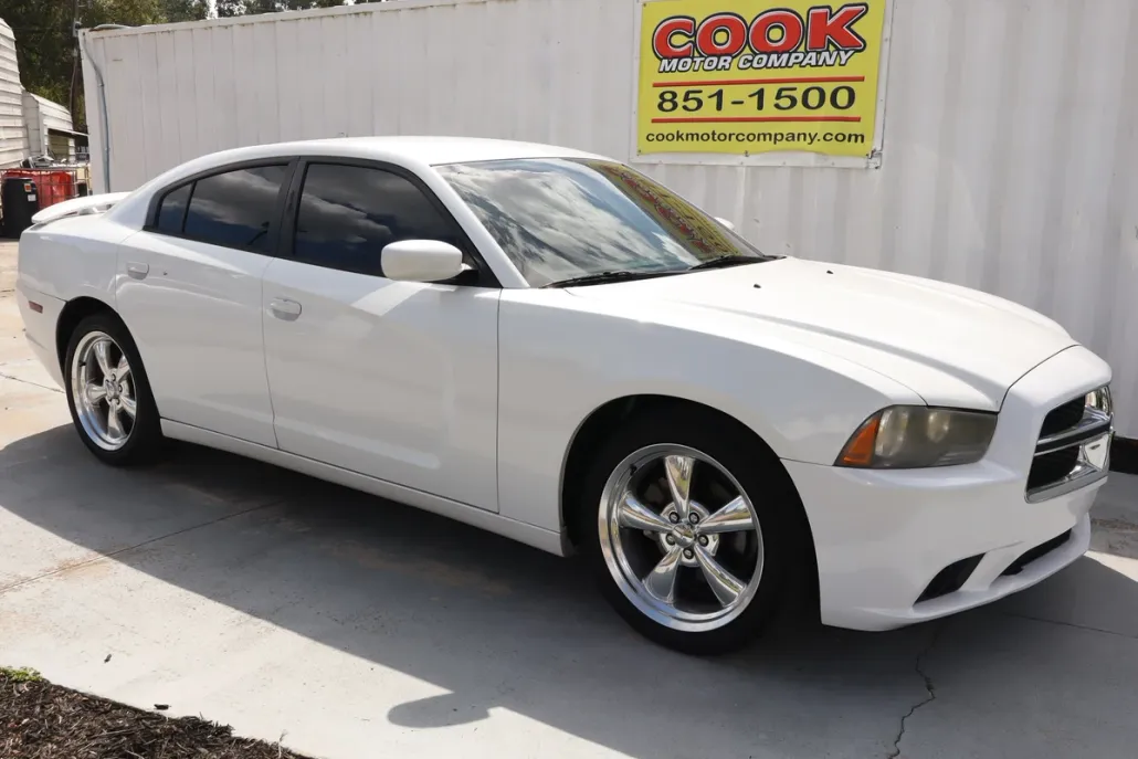 2013 Dodge Charger SXT photo 1