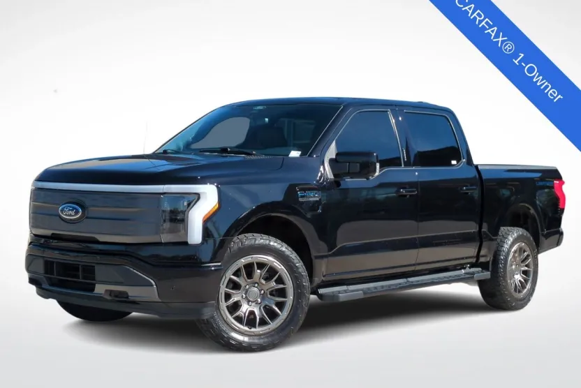 2022 Ford F-150 Lightning Lariat photo 1