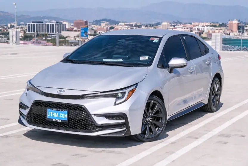 2024 Toyota Corolla SE photo 1