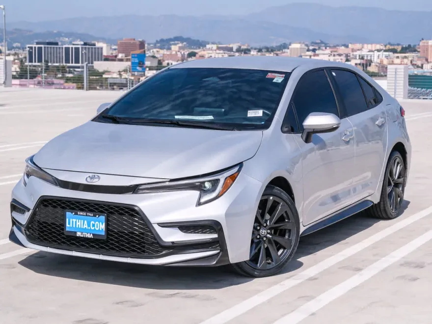 2024 Toyota Corolla SE photo 1