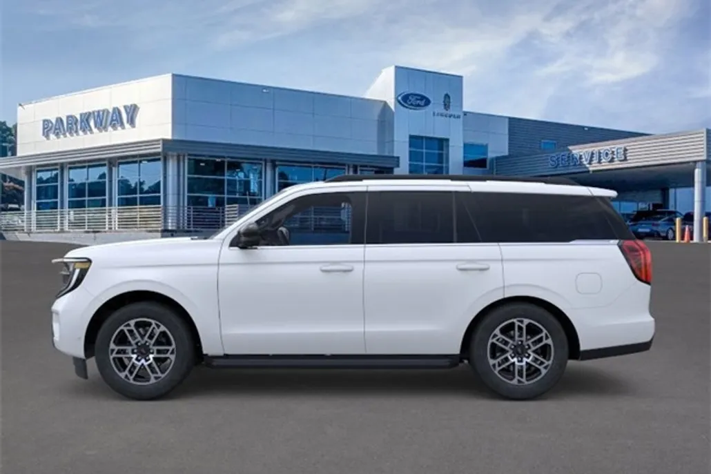 2025 Ford Expedition photo 1