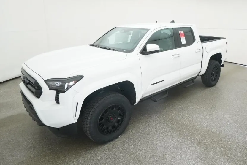 2025 Toyota Tacoma SR5 Double Cab photo 1
