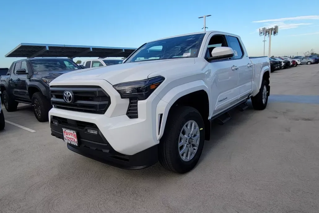 2025 Toyota Tacoma SR5 Double Cab photo 1