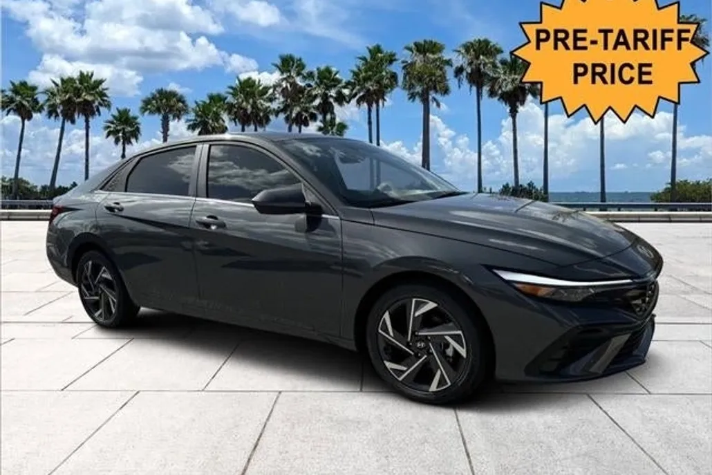 2025 Hyundai Elantra SEL Convenience photo 1