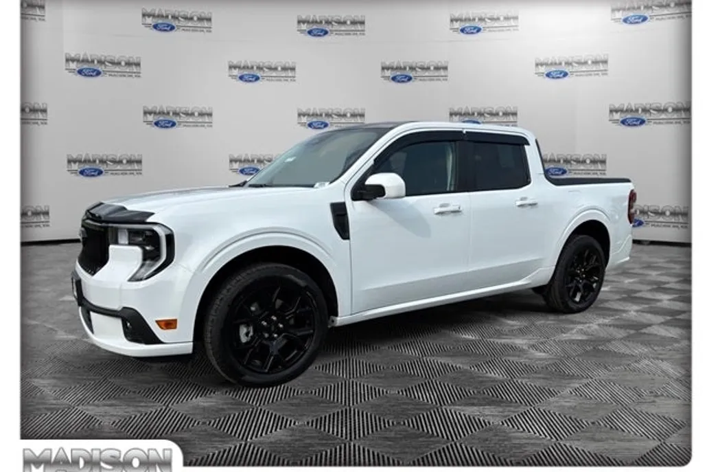 2025 Ford Maverick photo 1
