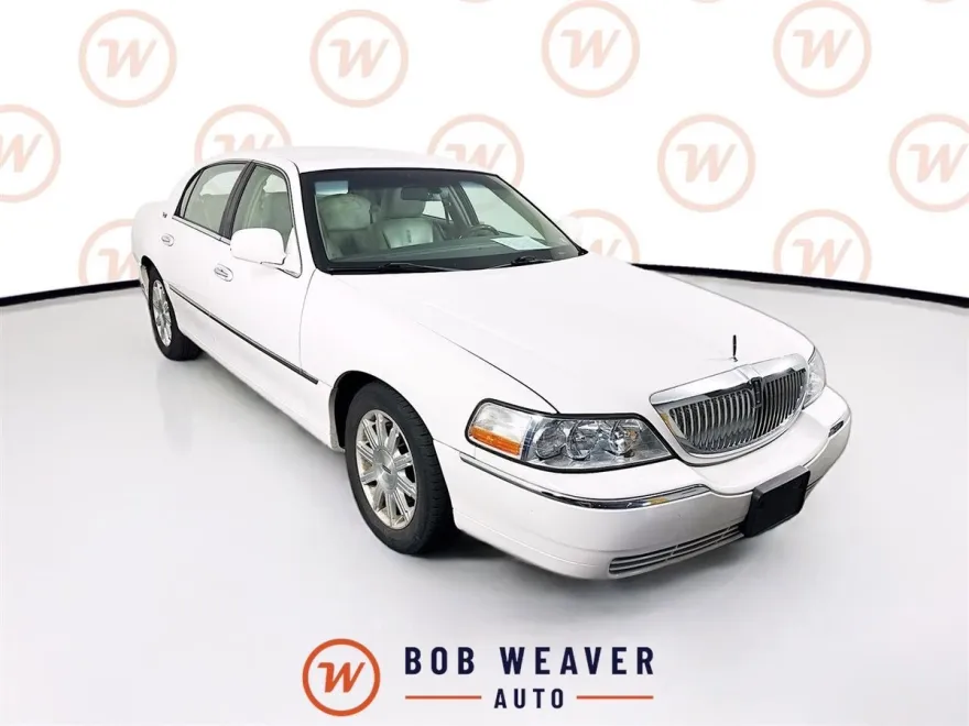 2011 Lincoln Town Car Signature Limited photo 1