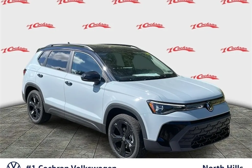 2025 Volkswagen Taos SE photo 1