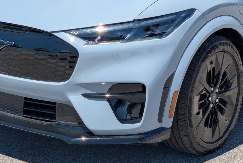 2025 Ford Mustang Mach-E GT photo 1