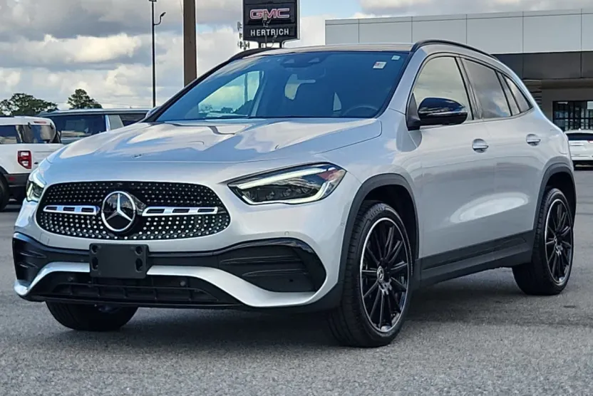 2023 Mercedes Benz GLA 250 4MATIC photo 1