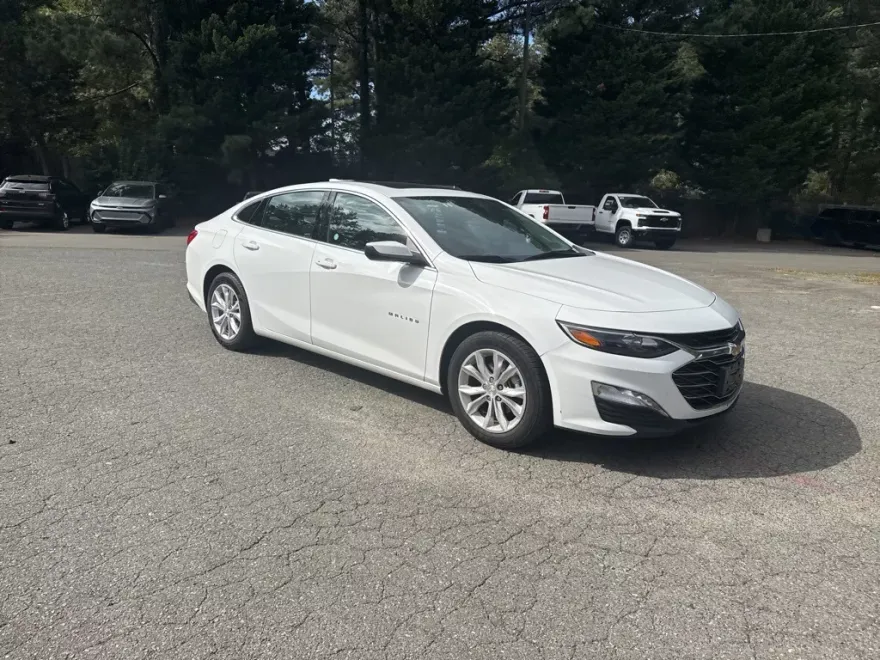 2024 Chevrolet Malibu 1LT photo 1