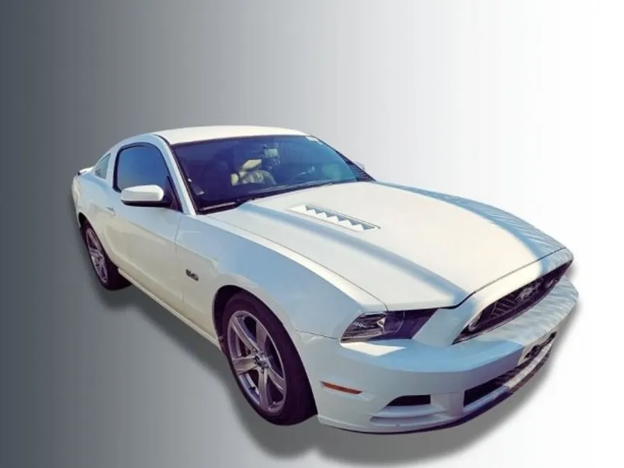 2013 Ford Mustang GT Premium photo 1