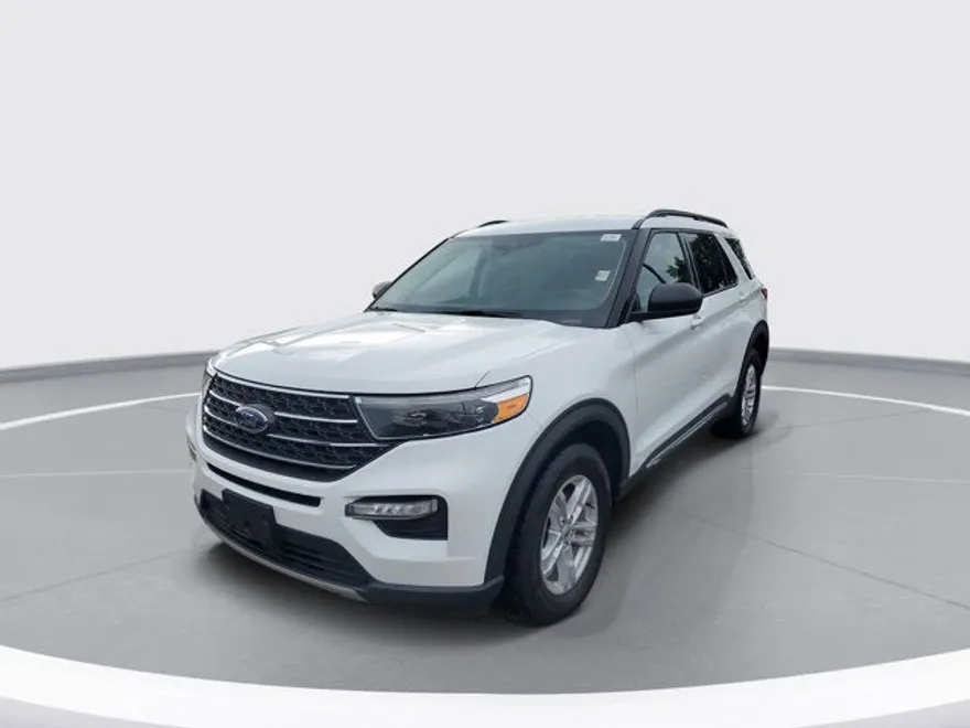 2022 Ford Explorer XLT photo 1
