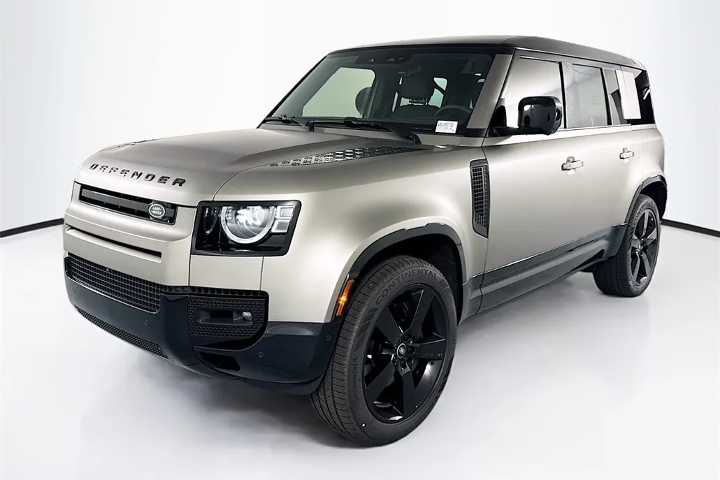 2025 Land Rover Defender 110 X-Dynamic SE photo 1
