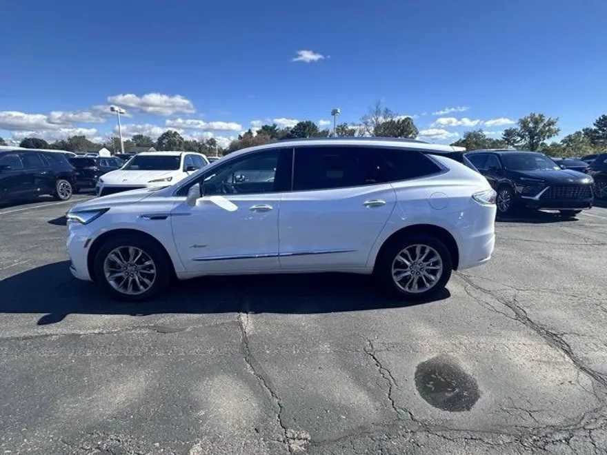 2023 Buick Enclave Avenir photo 1