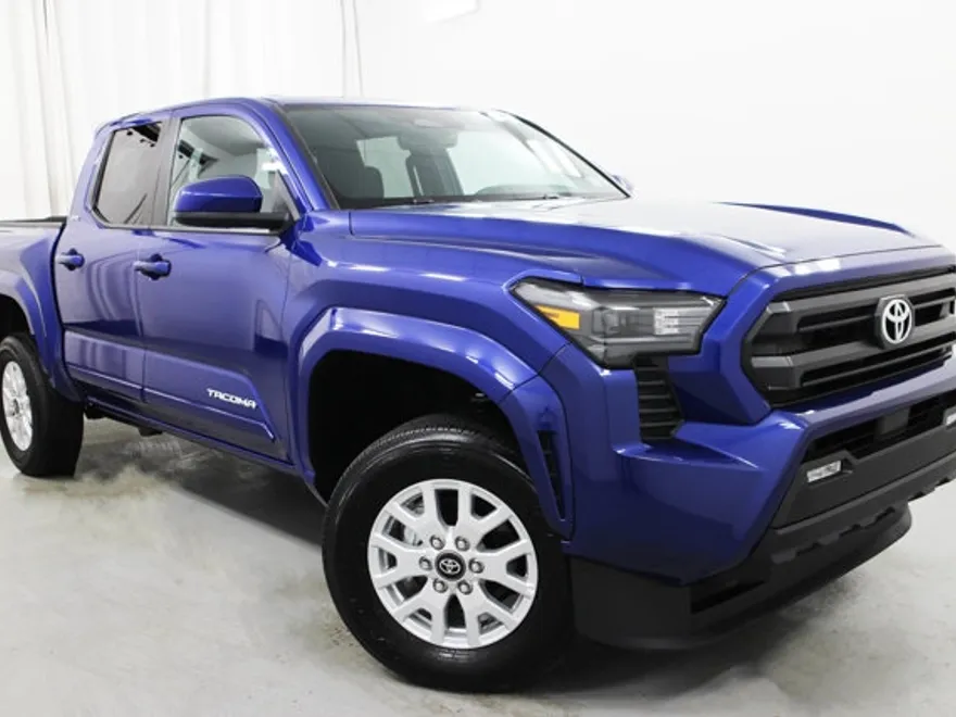 2024 Toyota Tacoma TRD 4x4 photo 1
