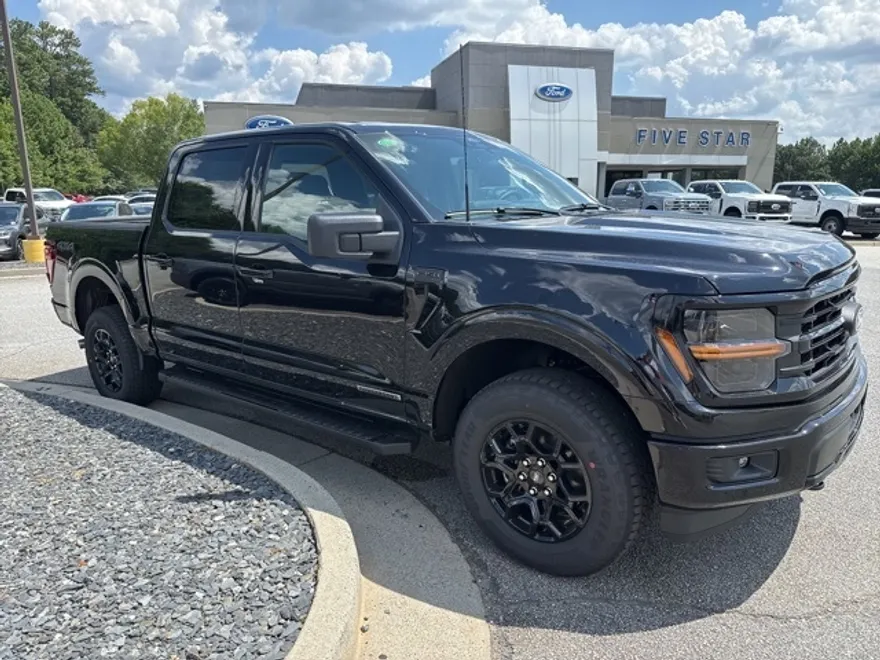 2025 Ford F-150 XLT photo 1
