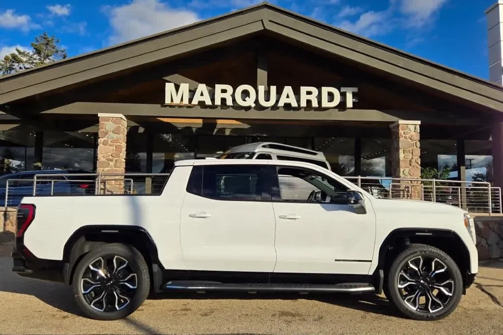 2025 Gmc Sierra EV Denali photo 1