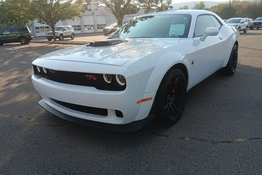 2022 Dodge Challenger R/T Scat Pack Widebody photo 1