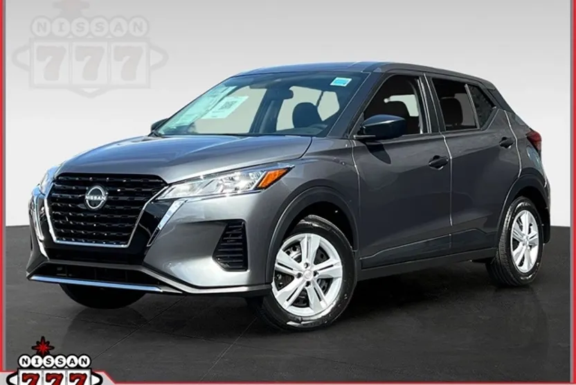 2025 Nissan Kicks Play S photo 1