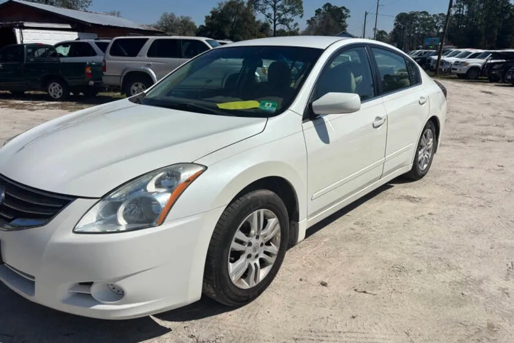2011 Nissan Altima 2.5 S photo 1