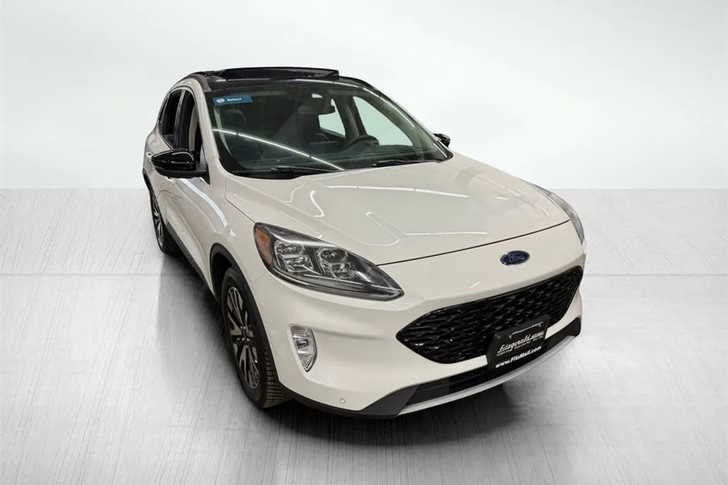 2020 Ford Escape Titanium Hybrid photo 1
