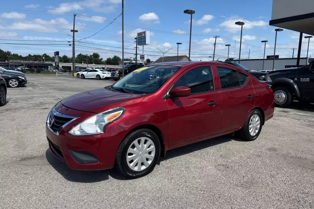2017 Nissan Versa 1.6 Sedan photo 1