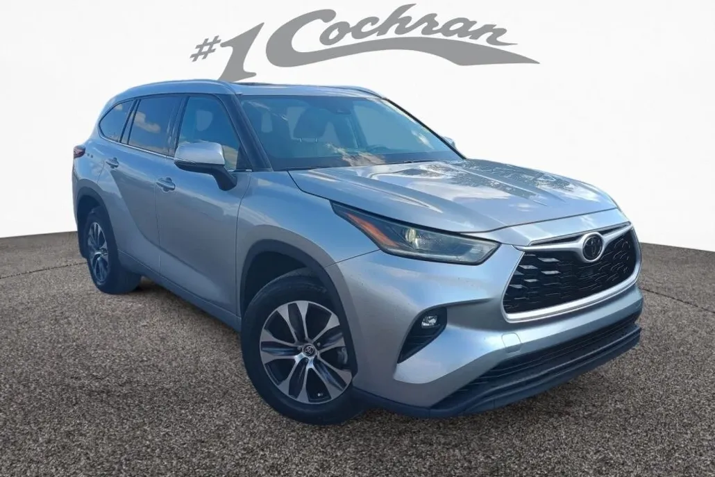2021 Toyota Highlander XLE photo 1