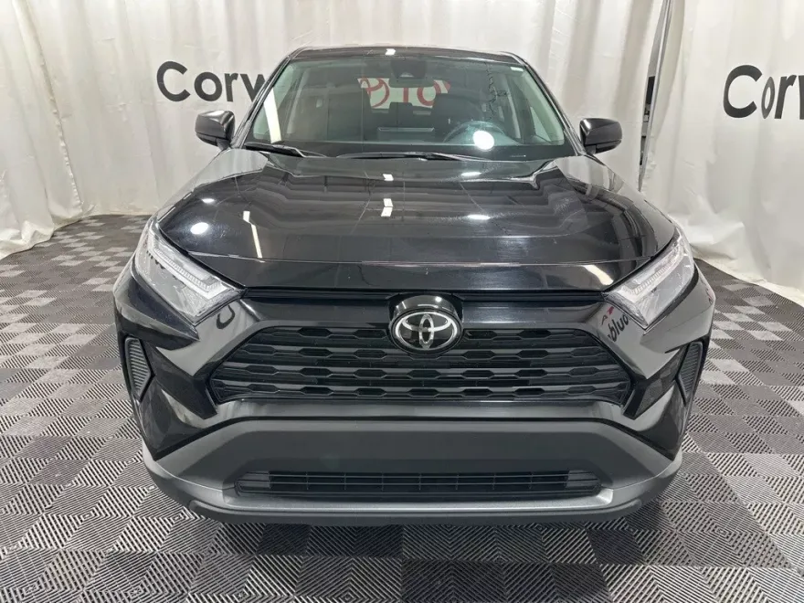 2024 Toyota RAV4 LE photo 1