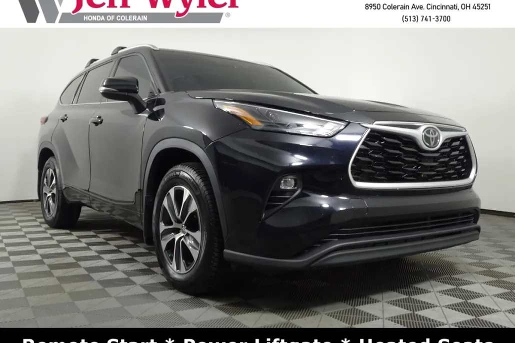 2022 Toyota Highlander XLE photo 1