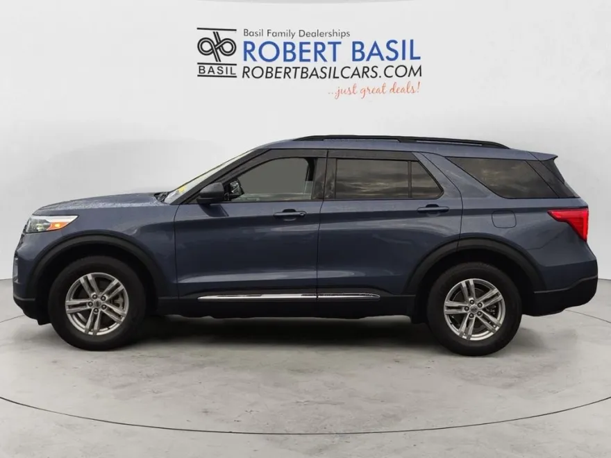 2021 Ford Explorer XLT photo 1
