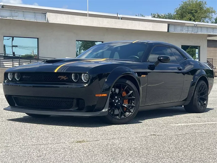 2023 Dodge Challenger R/T Scat Pack Widebody photo 1