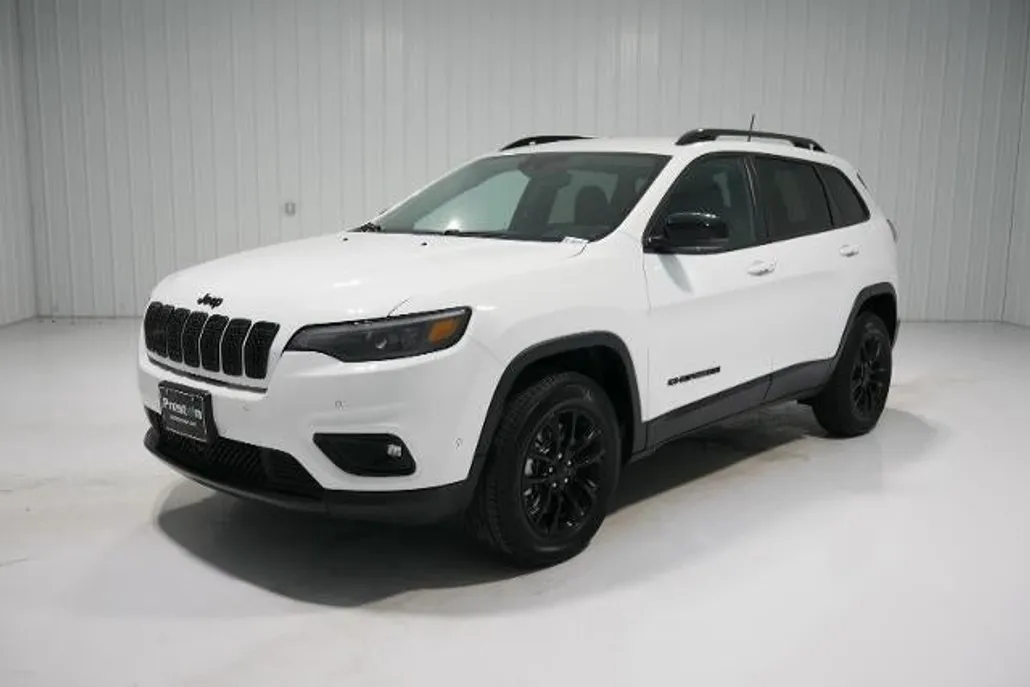 2023 Jeep Cherokee Altitude Lux photo 1