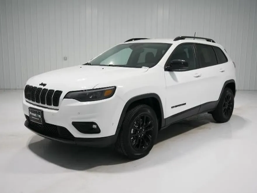 2023 Jeep Cherokee Altitude Lux photo 1
