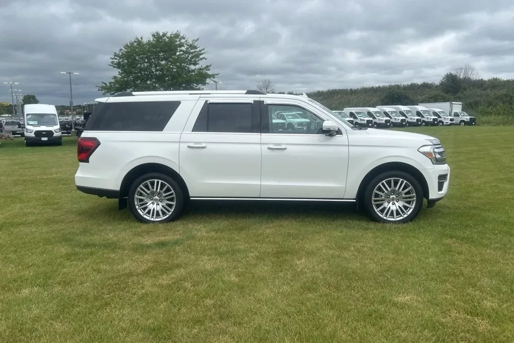 2024 Ford Expedition MAX Limited photo 1