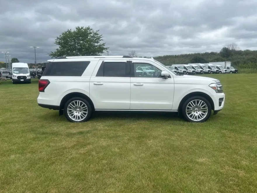 2024 Ford Expedition MAX Limited photo 1