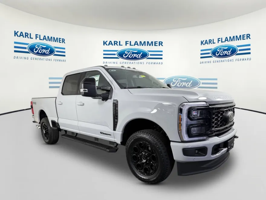 2025 Ford F-250 Lariat photo 1