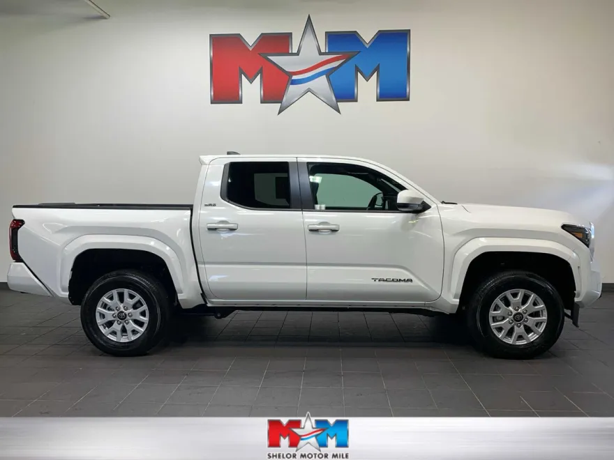 2024 Toyota Tacoma SR5 photo 1