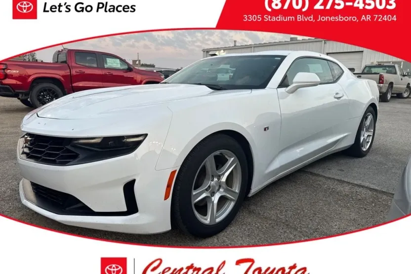 2020 Chevrolet Camaro 1LT photo 1