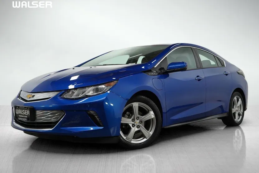 2017 Chevrolet Volt LT photo 1