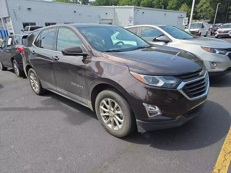 2020 Chevrolet Equinox LT photo 1