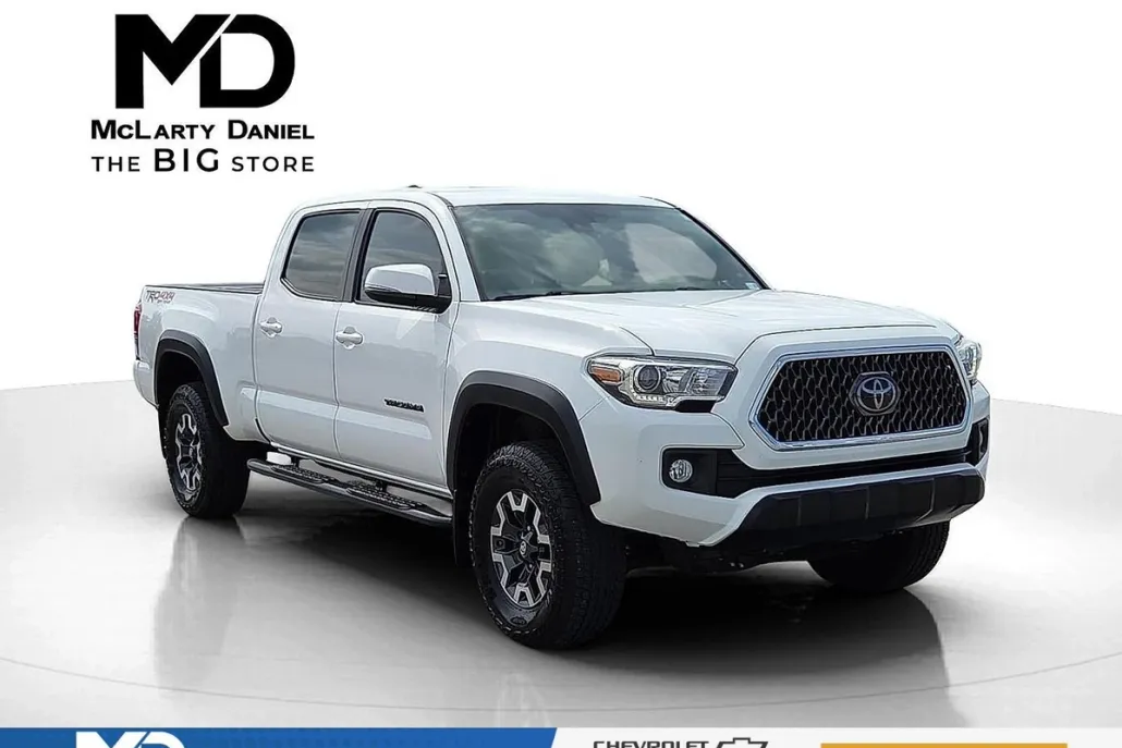 2018 Toyota Tacoma SR5 photo 1