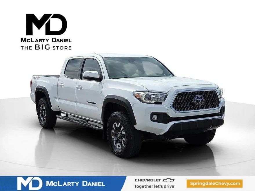 2018 Toyota Tacoma SR5 photo 1