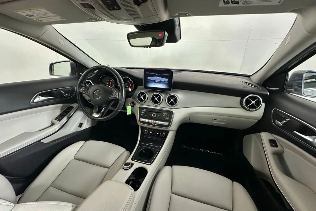 2020 Mercedes Benz GLA 250 4MATIC photo 1