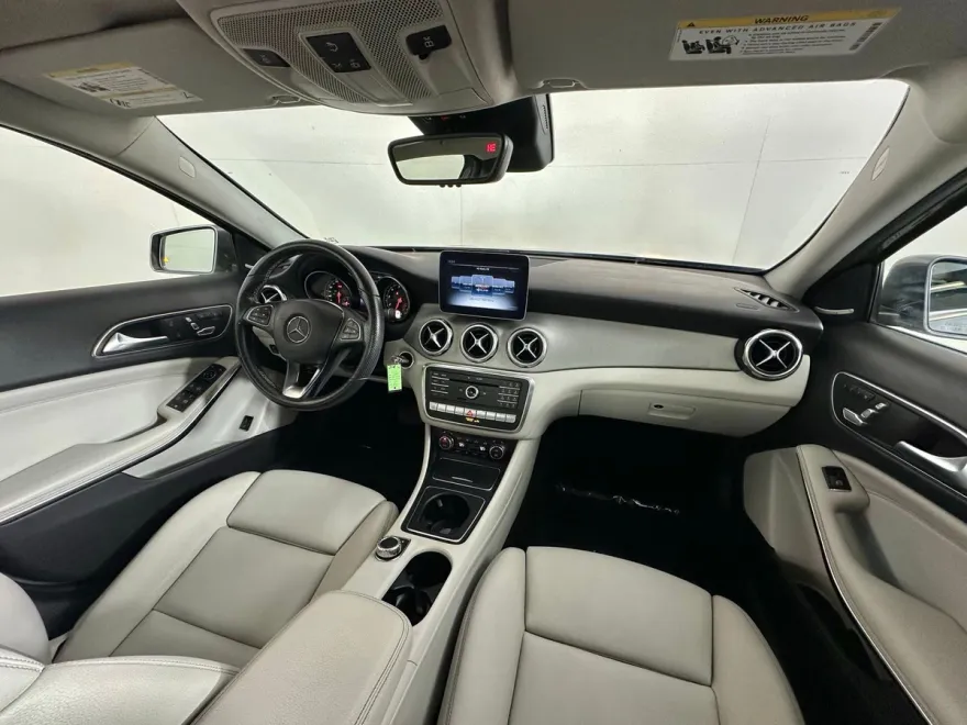 2020 Mercedes Benz GLA 250 4MATIC photo 1