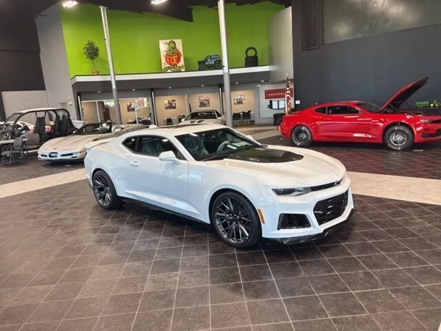 2024 Chevrolet Camaro ZL1 photo 1